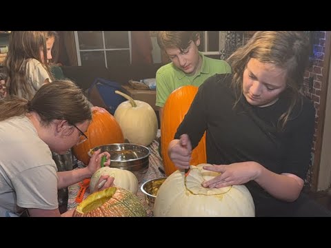 Видео: Резьба по тыкве!