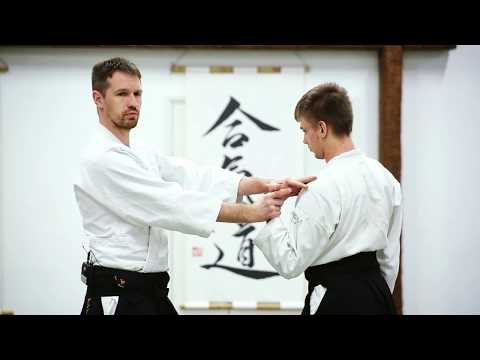 Видео: aikido - how to do kote-gaeshi | как делать котэ-гаэси - айкидо