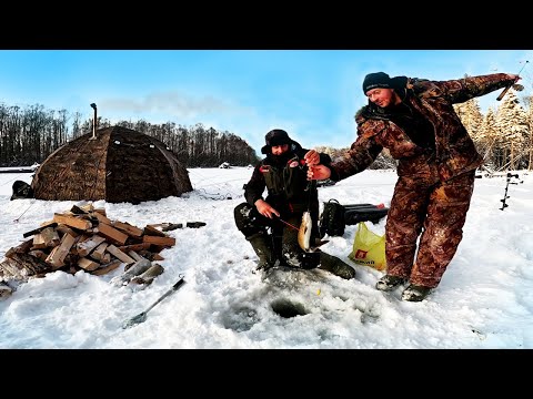 Видео: Зимняя рыбалка в Тайге на 3 дня. Удивительные приключения и ловля ленка зимой. Рыбалка в Сибири.