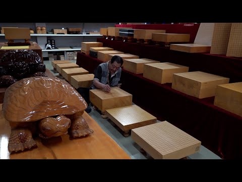 Видео: Процесс изготовления доски для го с мускатным орехом. Изысканное мастерство Six Brother в Корее.