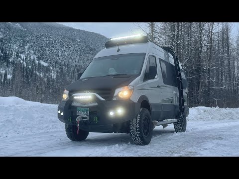 Видео: Идеальный приключенческий фургон Виннебаго Ревель 4X4 Ван Тур