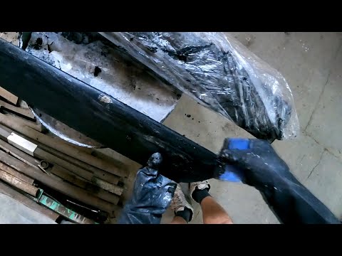 Видео: Смываю смывкой краску с молдингов, собираю автомобиль Renault Kangoo ч2