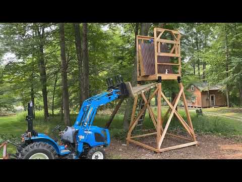Видео: Сборка самодельной высокой охотничьей засидки с помощью нашего трактора LS. #lstractor #самодельн...