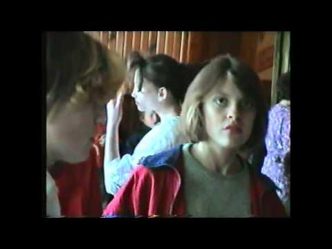 Видео: Танцы в сельском клубе 1994год-Зверинка.