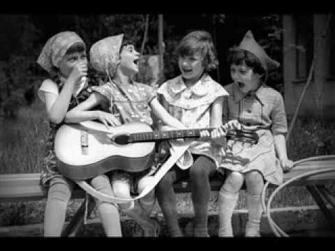 Видео: Алла Пугачева - Куда уходит детство?(всем детям прошлого века)