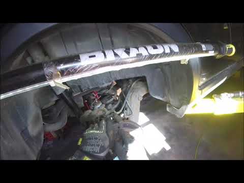 Видео: Замена задних тормозных колодок Suzuki SX4 за 10 минут