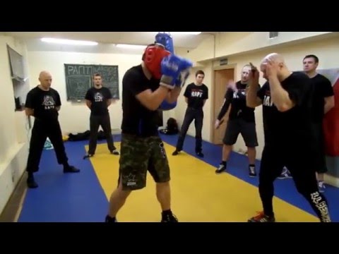 Видео: Керамбит в уличной драке - ПАНАНТУКАН ( RAPT and Laraw Kali ) А. Плаксин