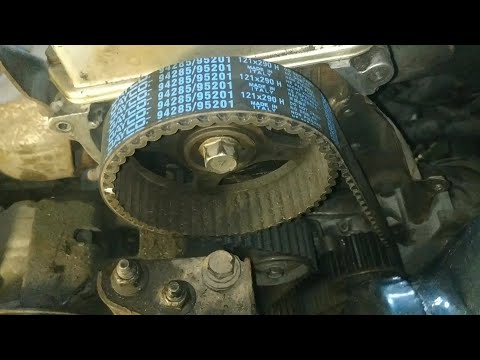 Видео: Митсубиси Галант 7  4G93 Замена ремней ГРМ - Гидравлики - Генератора. Метки ГРМ.