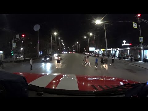 Видео: Глухие пешеходы и пожар в подъезде...