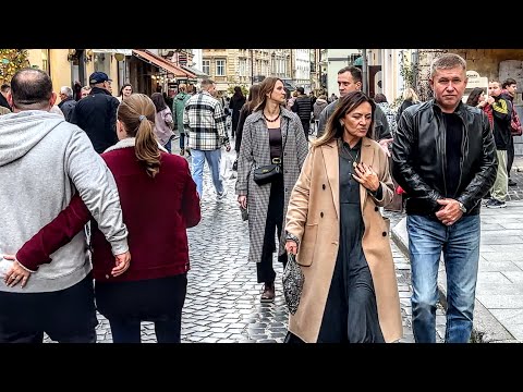 Видео: Теплі моменти. Львів осінь, мода. #львівплощаринок 
