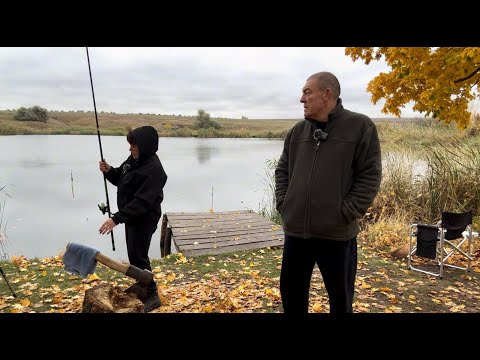 Видео: 🍂🎣Рыбалка и отдых в октябре. Два дня на озере Петропавловка.