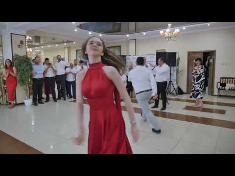 Видео: Черкешенка в красном