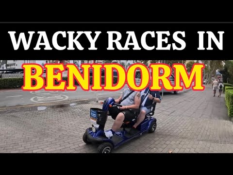 Видео: «4 взрослых, 1 скутер: хаос в Бенидорме! 🤣🇪🇸»