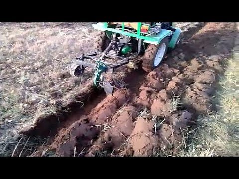 Видео: Испытание плуга с новым лемехом.