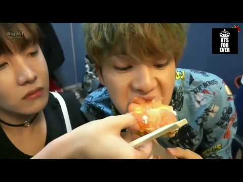 Видео: ❤️BTS кормят друг друга❤️// Милые и забавные моменты с BTS❤️