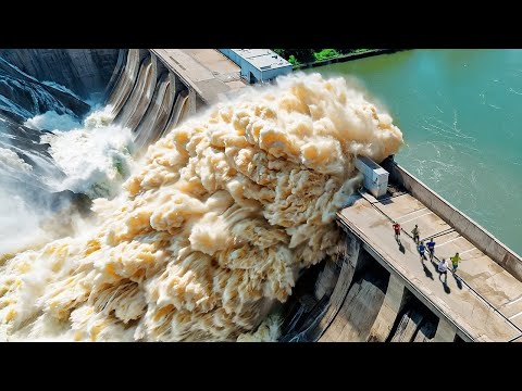 Видео: Самые Мощные Прорывы Дамб, Снятые на Камеру