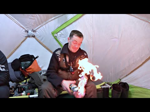 Видео: Рыбалка С НОЧЁВКОЙ ЧУТЬ НЕ ПРЕВРАТИЛАСЬ В ВЫЖИВАНИЕ!! ЖИВЁМ ЗИМОЙ В ПАЛАТКЕ И ЛОВИМ РЫБУ!