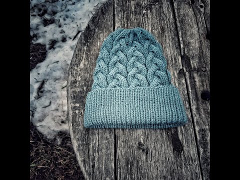 Видео: Шапка с косами. Вяжем спицами. Подробный мастер-класс.