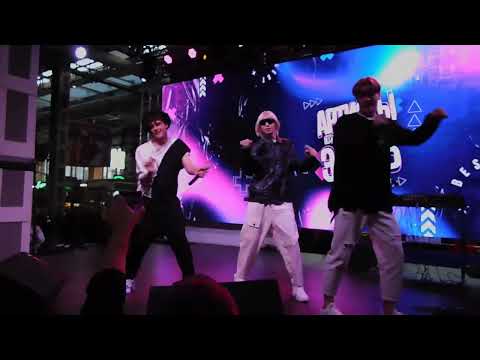 Видео: 08.03.2024 - Артисты Продюсерского Центра Эколь - Концерт к 8 марта -  Группа КРАШ самая самая