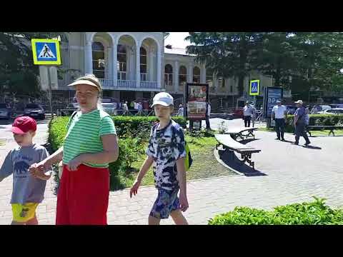 Видео: Прогулка по городу Туапсе. 11-й день отдыха на море🌊. Изумительная платановая аллея 🌳👍