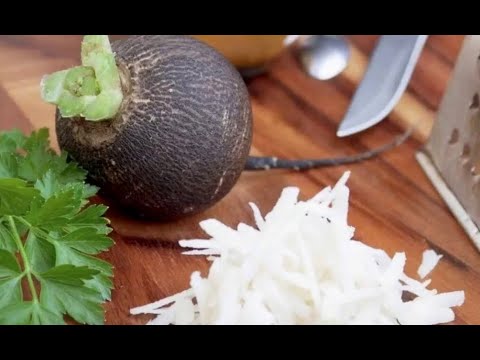 Видео: Очень вкусный и Божественно полезный салат из черной редьки! Very tasty black radish salad!