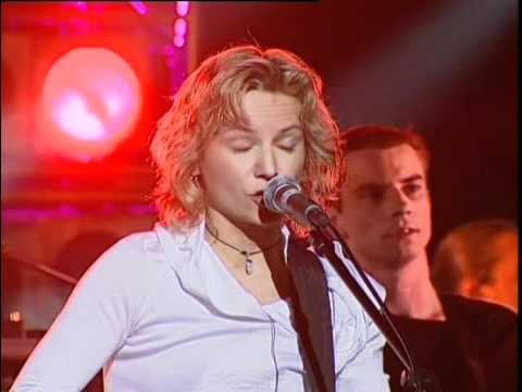Видео: Сурганова и Оркестр - Ты (DVD КругоСветка-2005)