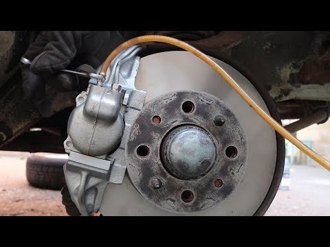 Видео: ПРАВИЛЬНАЯ ПРОКАЧКА тормозов ВАЗ классика (LADA 2101-07)