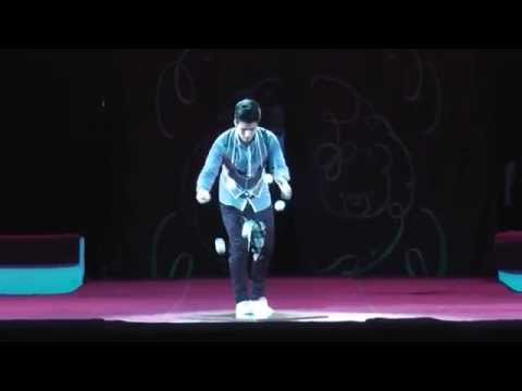Видео: Juggler Saralaev Erkin - Bolshoi Circus, Japan 2014. жонглер Саралаев Эркин