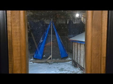 Видео: Баня-палатка Морж и печь Мобиба КЦ-4 на стационаре!)