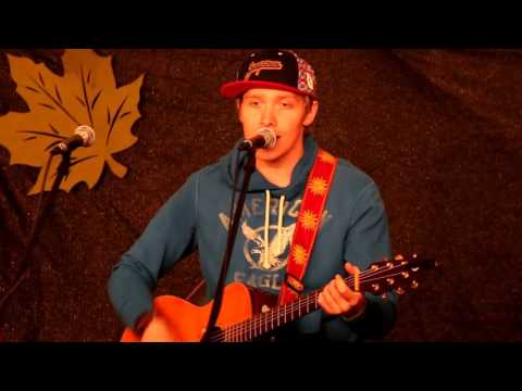 Видео: Алексей Хомчик и Юрий Лобиков - Земляника