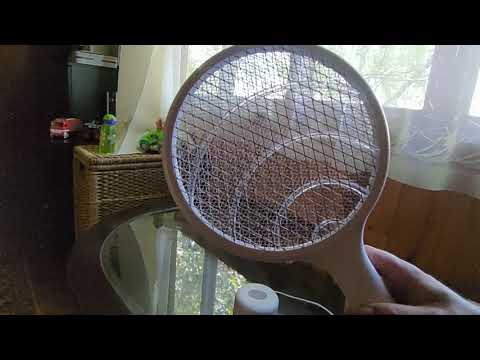 Видео: VLOG #49 - Электрическая мухобойка Xiaomi Qualitell Electric Mosquito Swatter & Замок с Touch ID