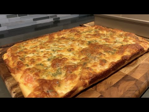 Видео: Italian Tuna Pizza. Италианска пица с риба тон.