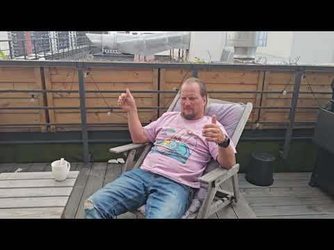 Видео: В погоне за лупами - кайт кемп в Омане.