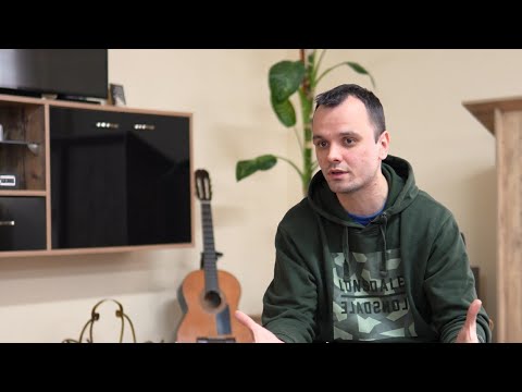 Видео: Надежта никогаш не умира: зависници се лекуваат без лекови во столарска работилница