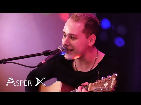Видео: Тим Эрна (Asper X) - Картонная (ДР. Акустика в Travel Cafe 27.05.2017)