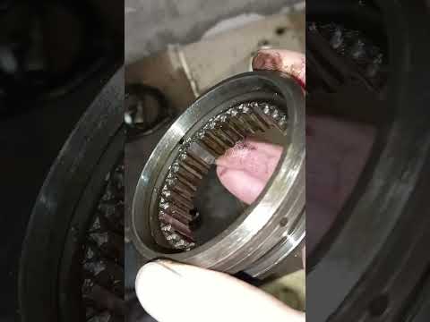 Видео: Почему вылетает 5я передачи на автомобилях семейства Нива.