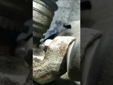 Видео: Mitsubishi Pajero IV Замена задней ступицы без демонтажа подвески. Часть II