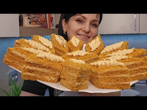 Видео: СОВЕРШЕННО НОВЫЙ Медовый торт на сметане/Без раскатки