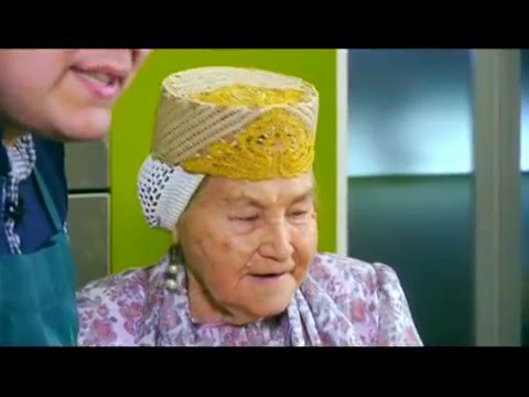Видео: Флюра апа КАЛМУРЗИНА готовит Лимон пирогы. Телепроект "Секреты татарской кухни".