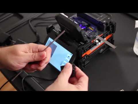 Видео: Сварка ленточного оптоволокна на аппарате Ilsintech SWIFT KR12 с магнитными держателями H7-12-10