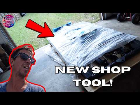 Видео: РАСПАКОВКА АВТОМОБИЛЬНОГО ЛЕБЕДКИ И НАХОДКА В САРАЕ С СУМАШКАМИ MUSTANG? #автомобиль #автомобильн...