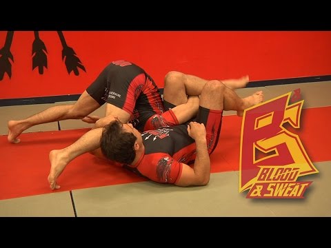 Видео: K-Dojo. Узел плеча после сбива. Takedown and omoplata (shoulder lock).