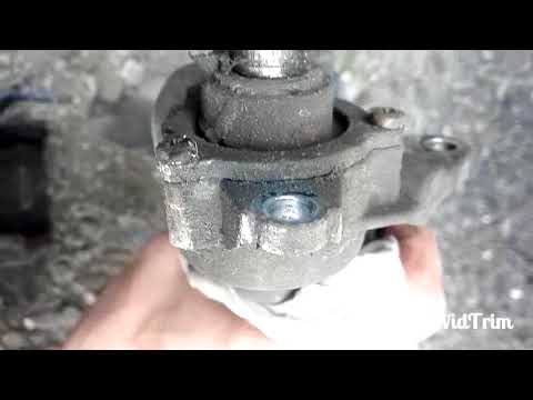 Видео: Замена мотора порога Tahoe 900 на неоригинальный