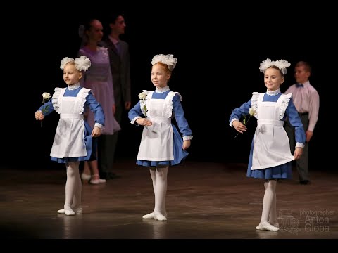 Видео: "Школьные годы", ансамбль "Школьные годы". "School years", the ensemble "School years".