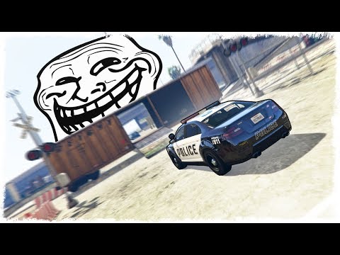 Видео: ТРОЛЛИНГ ПОЛИЦИИ В GTA ONLINE!