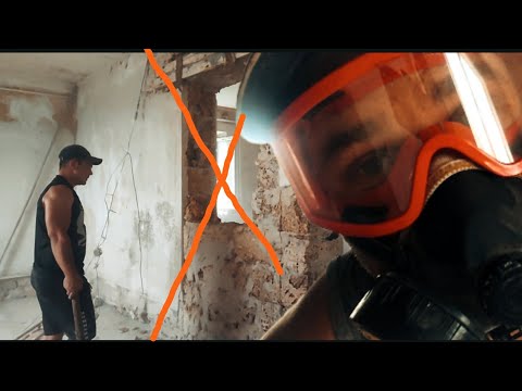 Видео: ремонт будинку, прохід у майбутню кімнату.