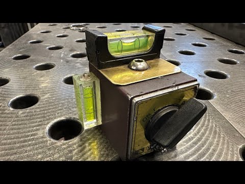 Видео: Як рівно свердлити отвори ? , пристрій для полекшення цього завдання) 