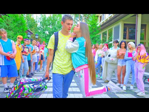 Видео: ПРОЩАЛЬНЫЙ ПОЦЕЛУЙ ОТ ДИАНЫ  - СМАЙЛ УЕЗЖАЕТ С ЗАГОРОДНОГО ДОМА!!! ВСЕ ПРОВОЖАЮТ БАСКЕТБОЛИСТА!