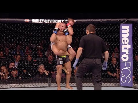Видео: Все финиши удушением в стойке в истории UFC