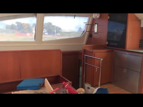 Видео: 20. Катамаран Robertson & Caine Moorings 4800 2014, разбитая, но выжившая, после урагана “Ирма“